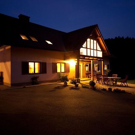 Gaestehaus Biohof ลอยช์ชาค ภายนอก รูปภาพ